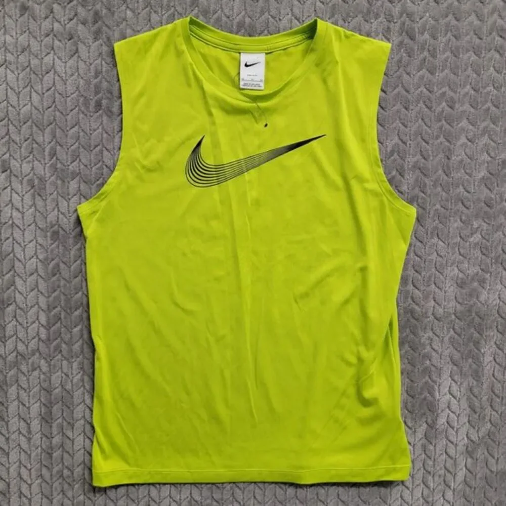 Nike Dri-Fit Boys Hybrid Muscle Training T Shirt Size XL Atomic Green DO7090-321